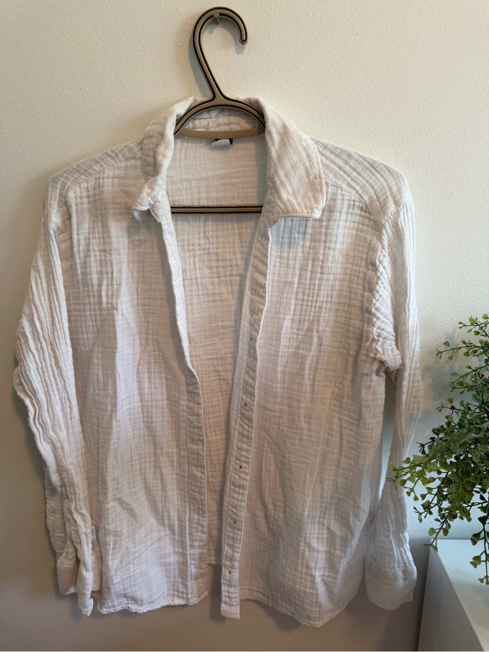 Old Navy White Lightweight Button-Up Top